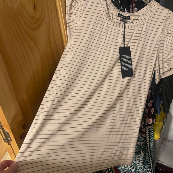 NWT Modern Works short sleeve women’s top M - Picture 2 of 10